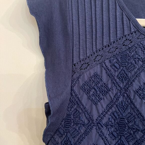 Wonderly Smocked Blouse - Picture 7 of 10